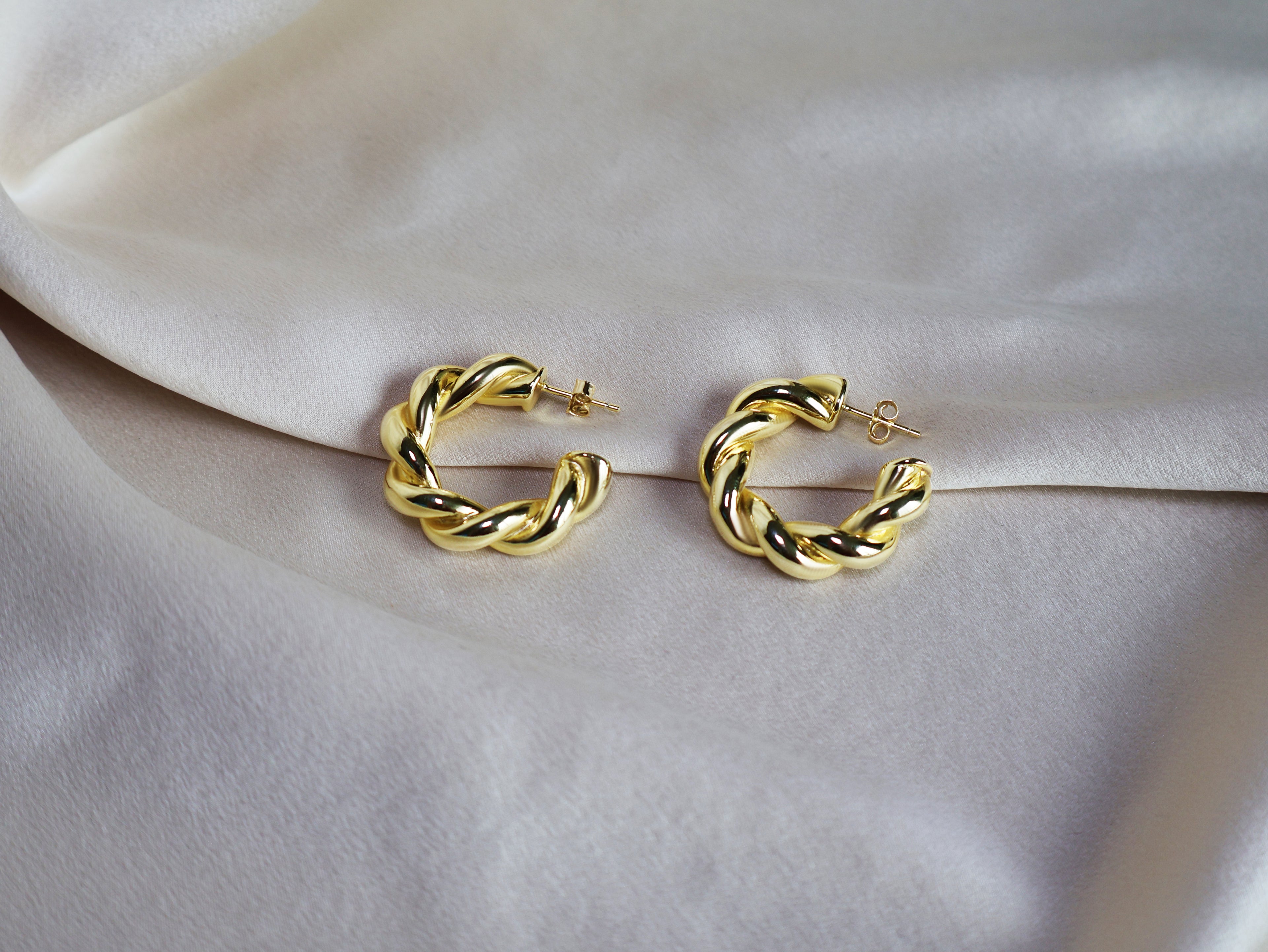 MB Olivia Golden Earrings