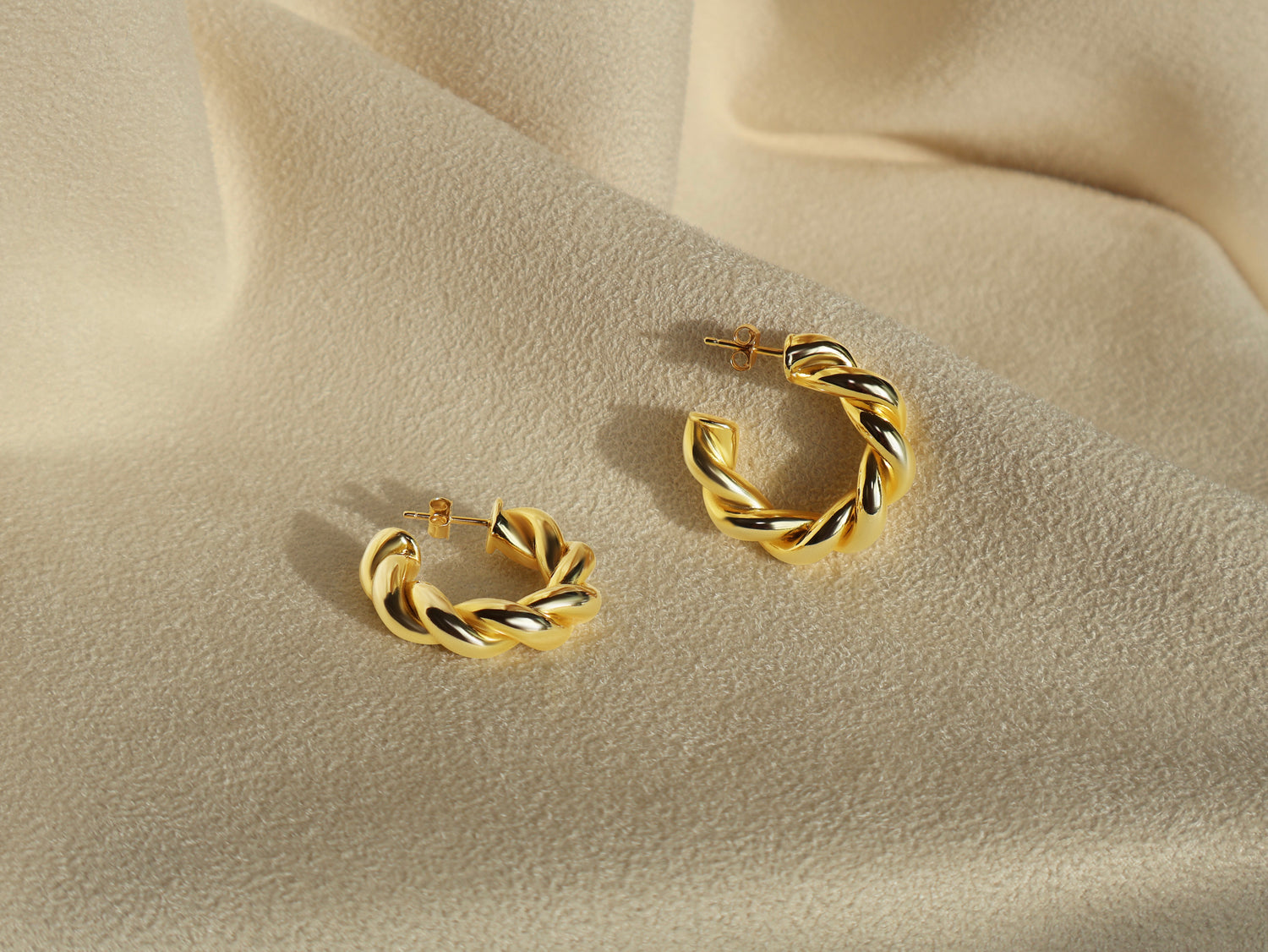 MB Olivia Golden Earrings