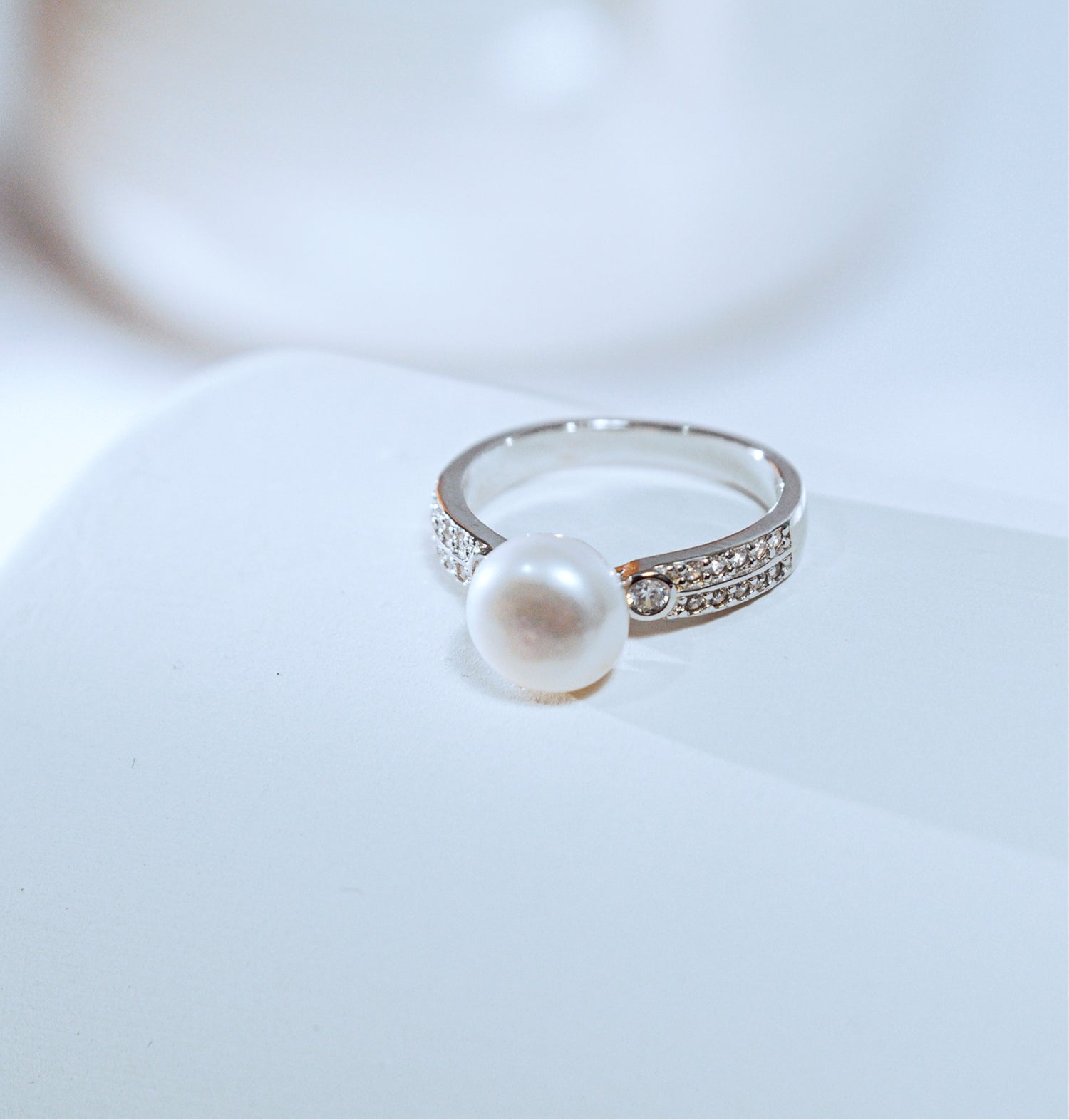 MB White Pearl Ring