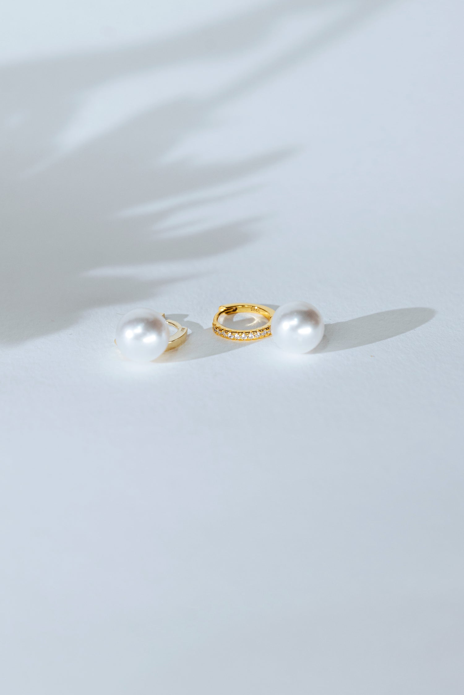 MB Pearl Drop Earrings Gold