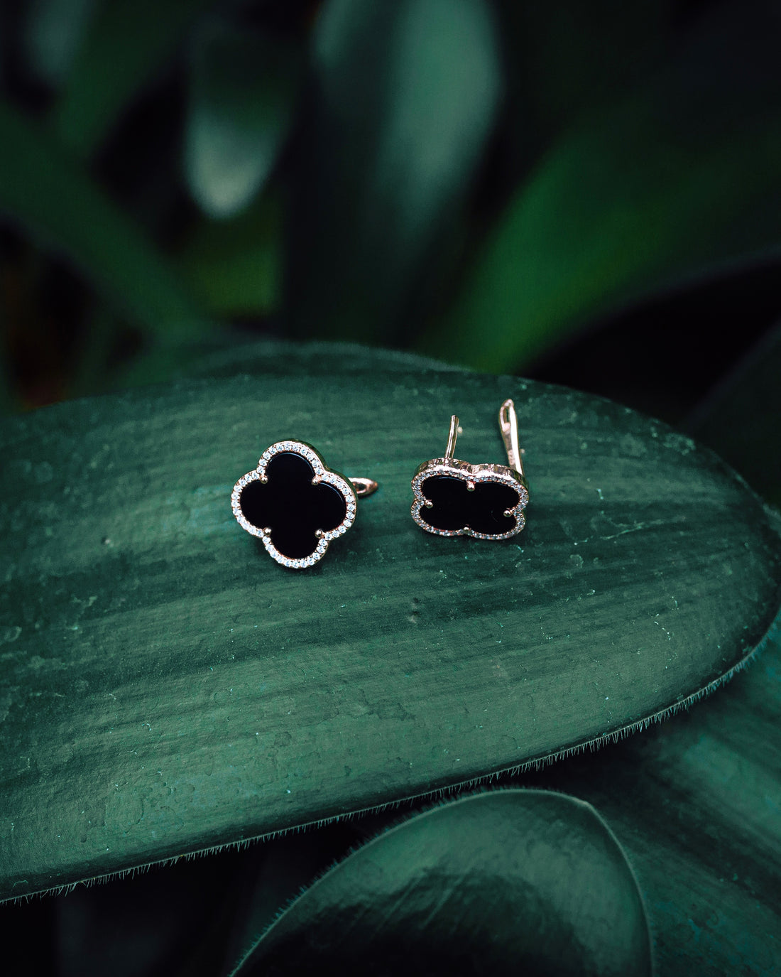 MB Alhambra Classic Earrings Black Rose